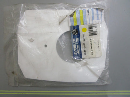 *NEW OEM* 0820 OMC Johnson Evinrude White Trim Plate 765077 0765077