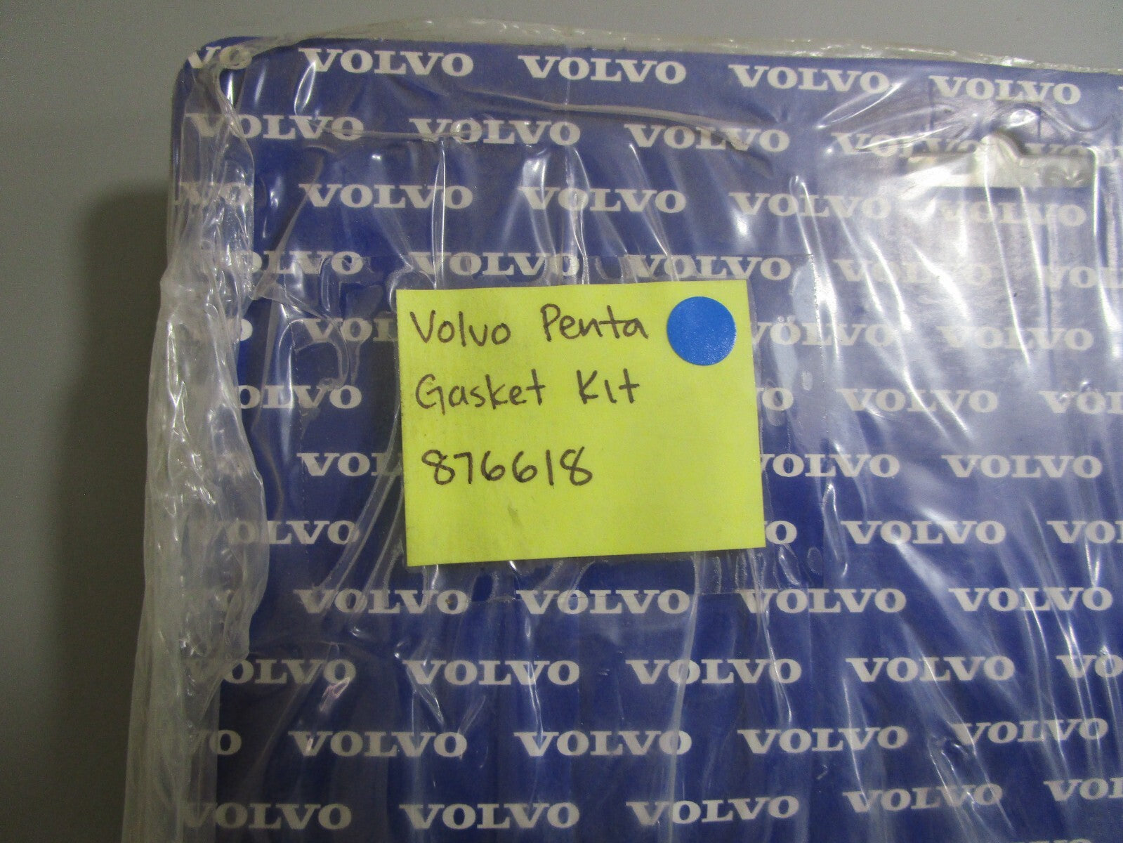 *NEW OEM* 0720 Volvo Penta Gasket Kit 876618