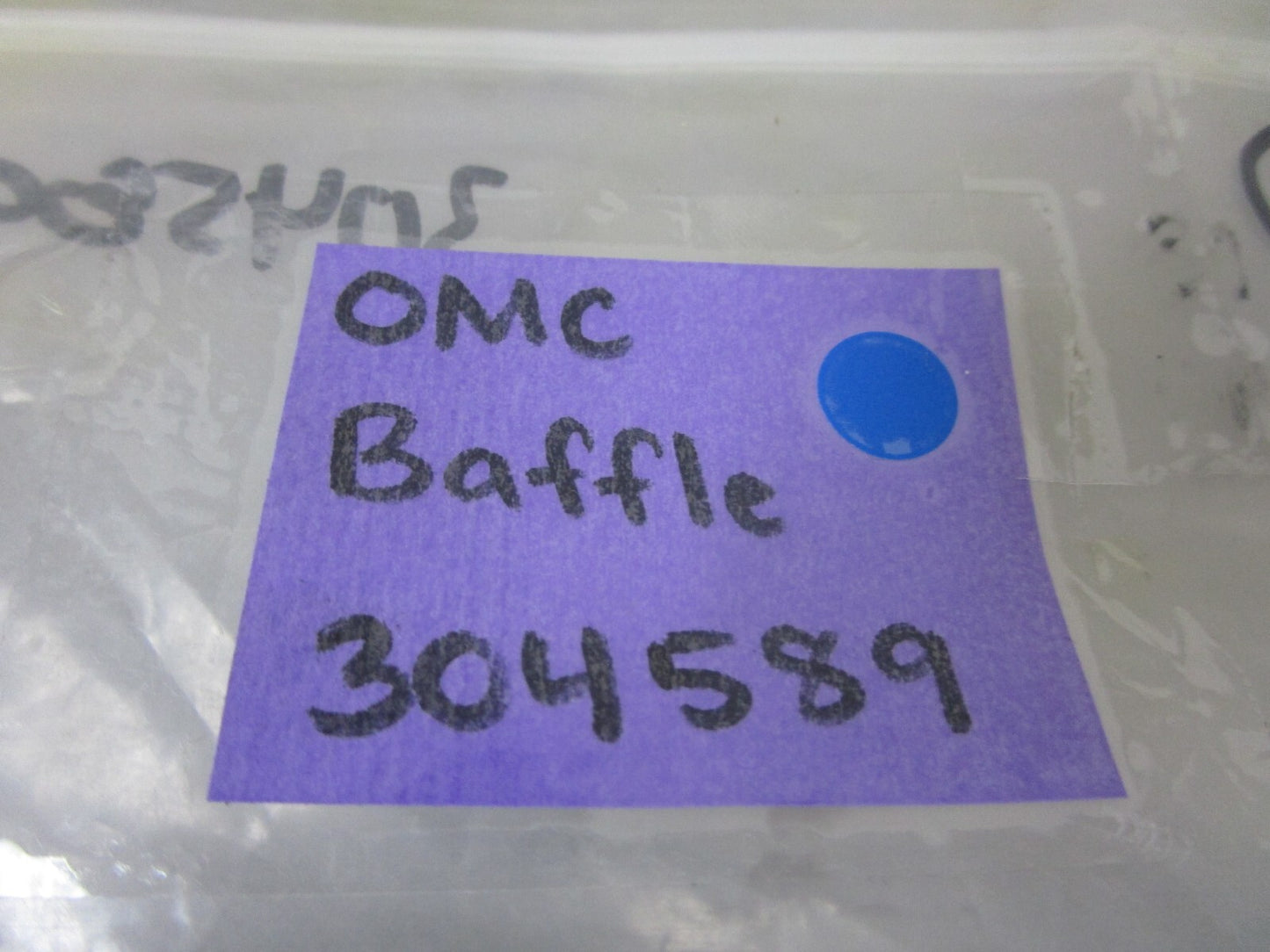 *NEW OEM* 0810 OMC Johnson Evinrude Baffle 304589 0304589