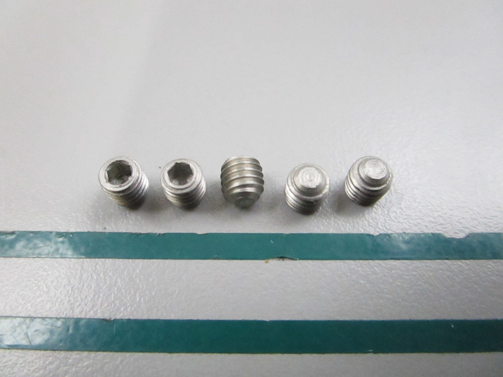 NEW OEM (LOT OF 5) 318605 0318605 OMC Johnson Evinrude Set Screw 0810