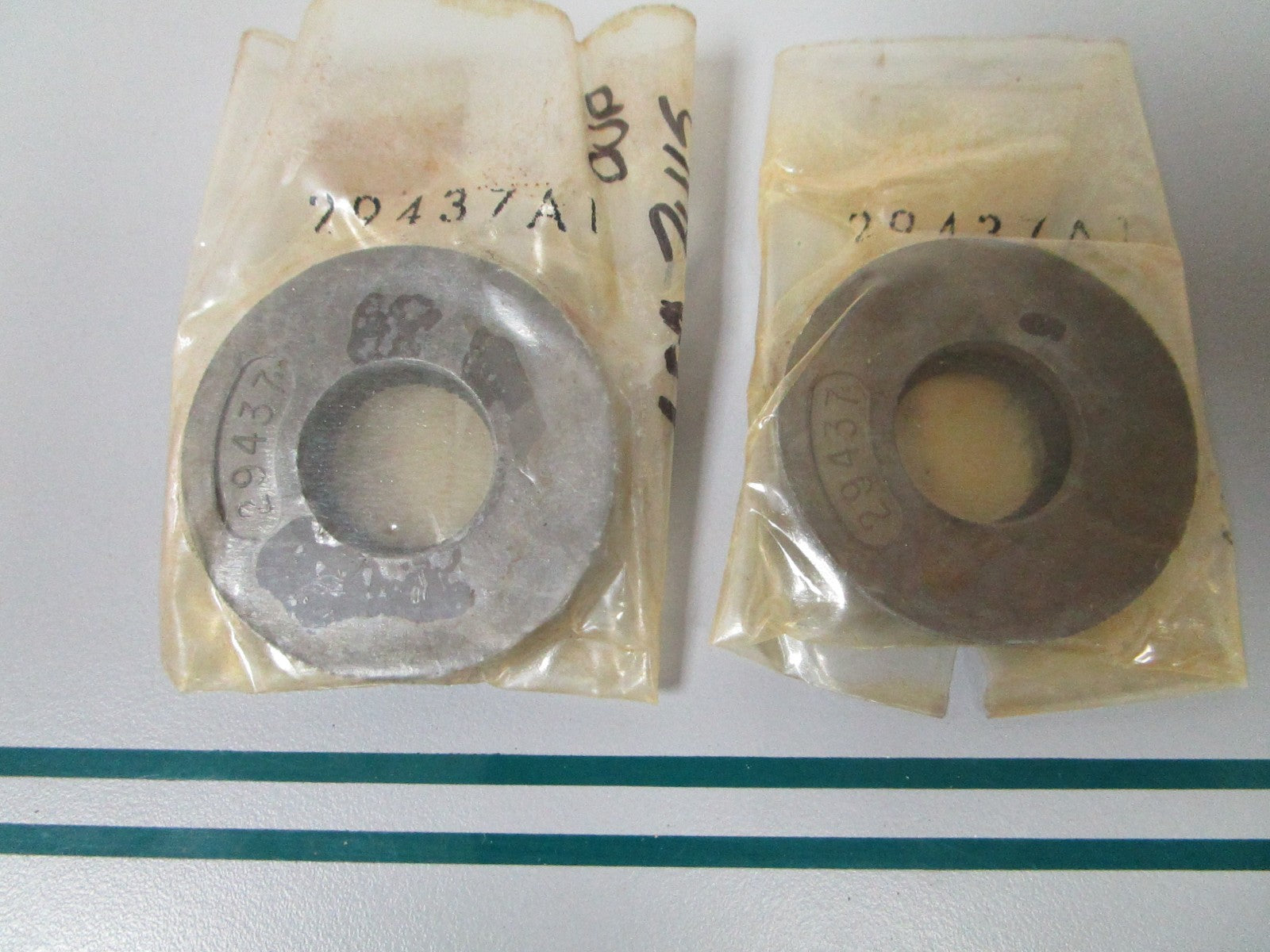 NEW OEM (LOT OF 2) 29437A1 Mercury Quicksilver Seal 0810