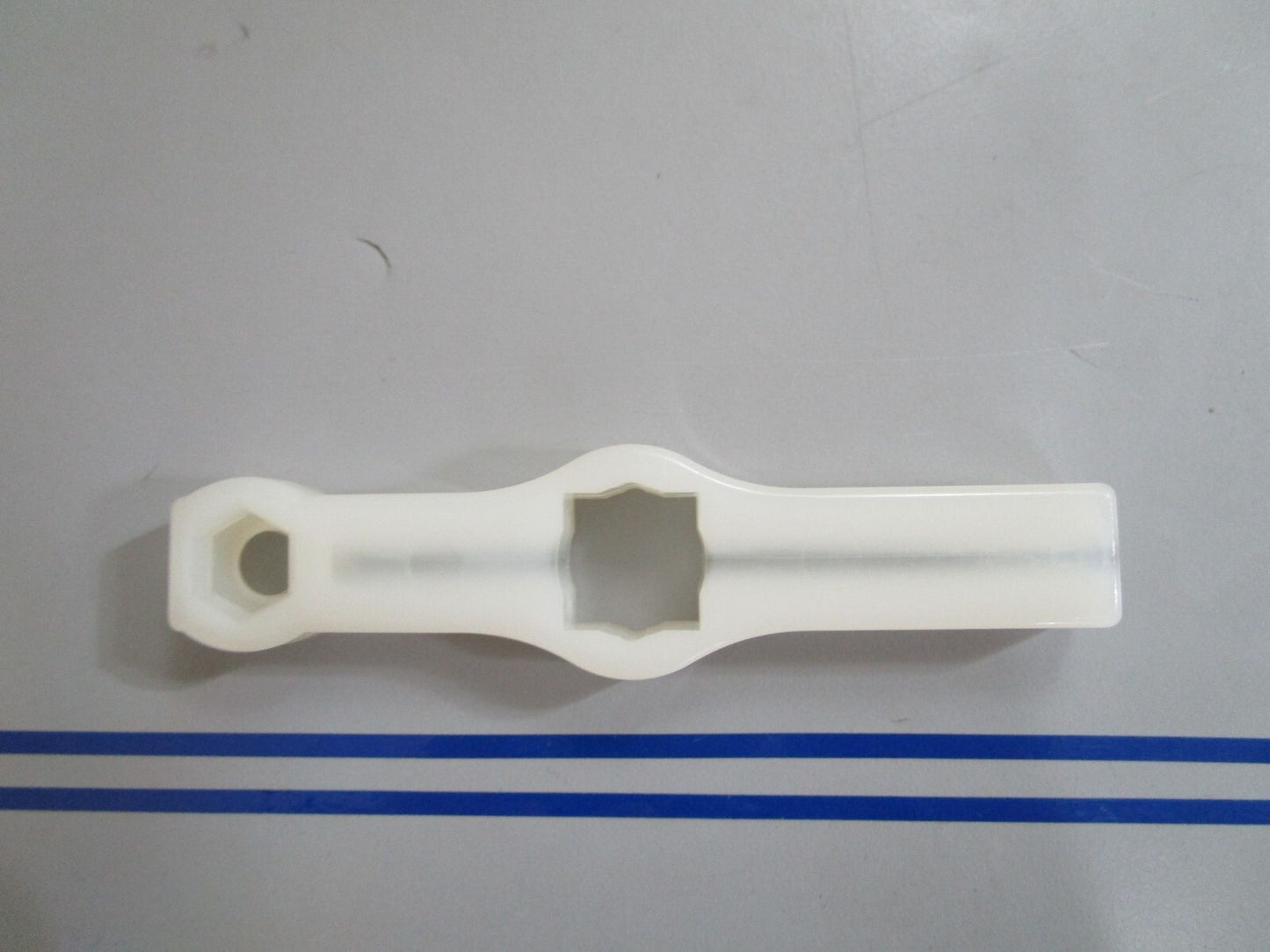 *NEW OEM* 0770 OMC Johnson Evinrude Casting Guide 123141 0123141