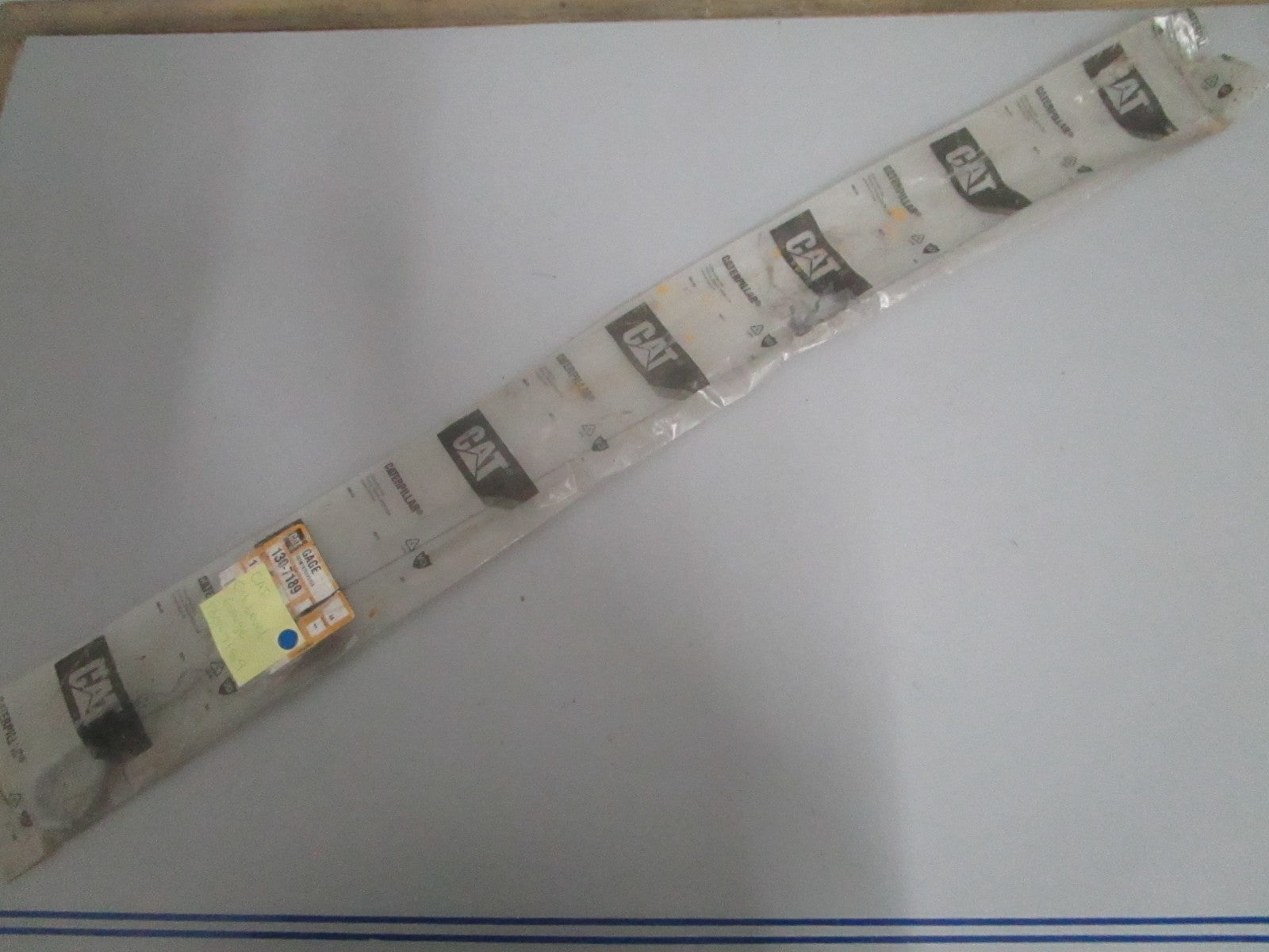 NEW OEM 130-7189 CAT Oil Level Gauge 0820
