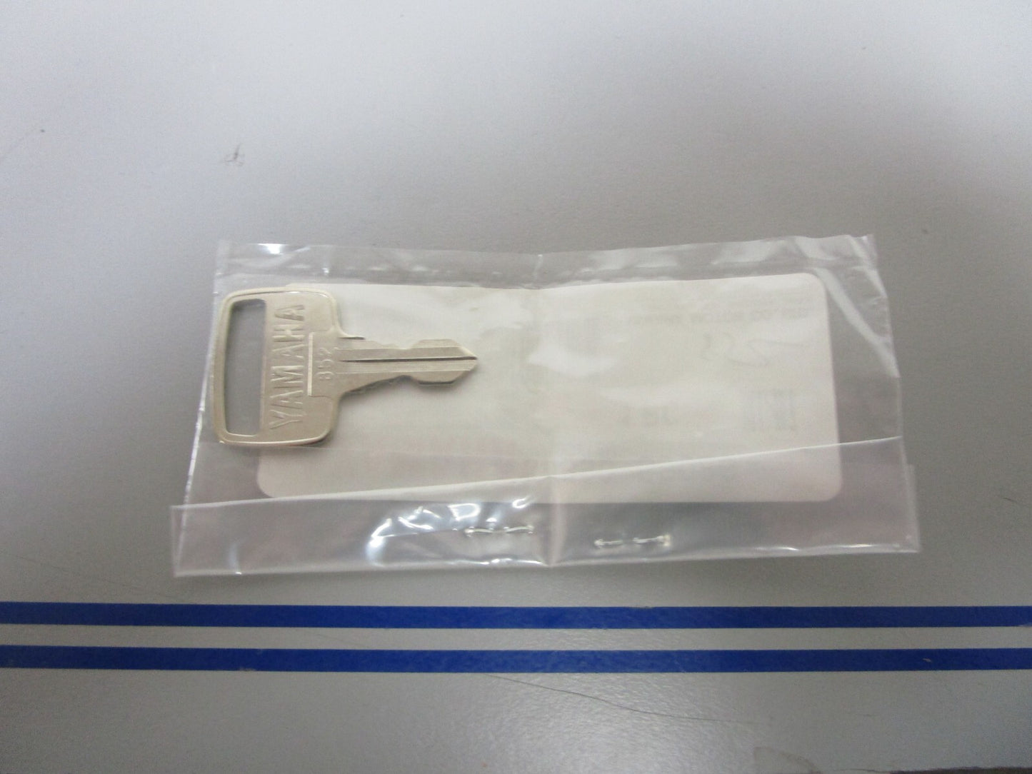 *NEW OEM* 0770 Yamaha Key 90690-56026