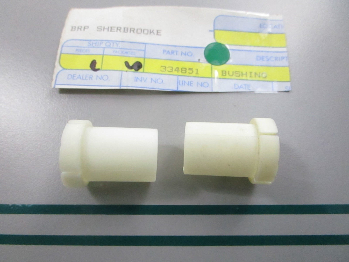NEW OEM (LOT OF 2) 334851 0334851 OMC Johnson Evinrude Bushing 0810
