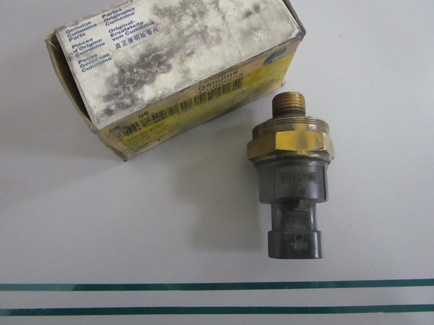 NEW OEM 3080406 Cummins Oil Pressure Sensor 0820