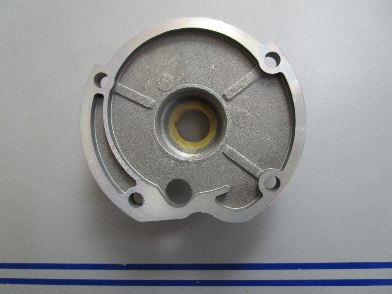 *NEW OEM* 0820 OMC Johnson Evinrude Bearing Housing 377186 0377186