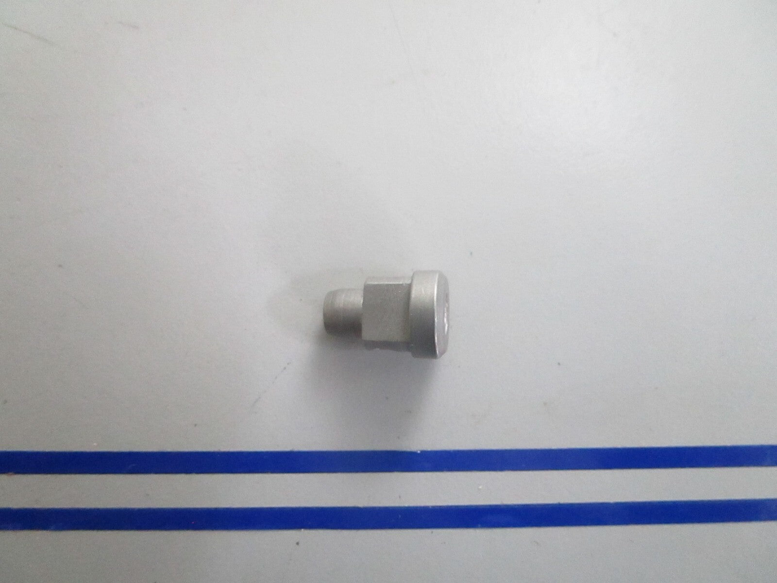 *NEW OEM* 0810 OMC Johnson Evinrude Cable Clamp & Set Screw 323463 0323463