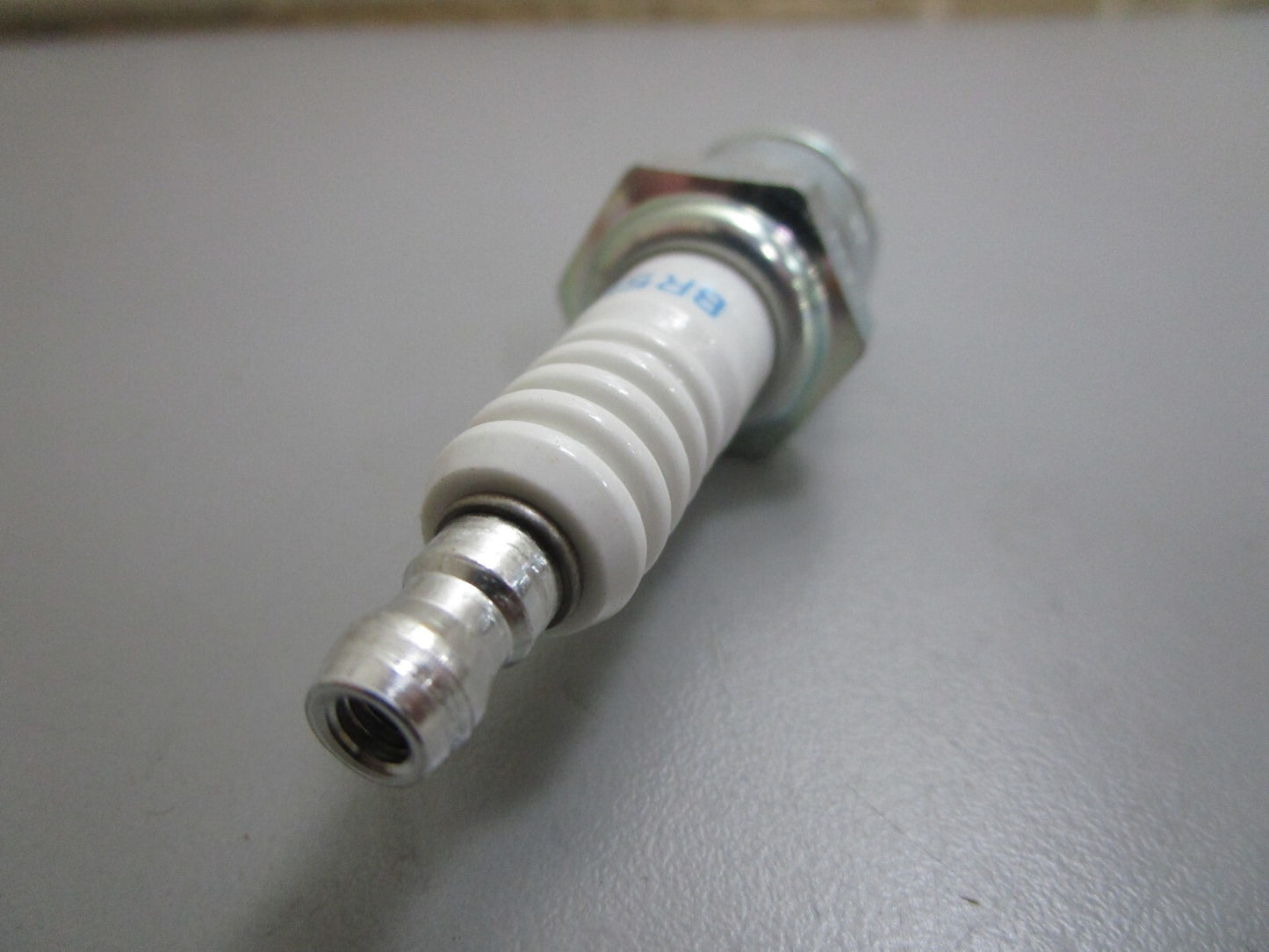 *NEW* (LOT OF 9) 0820 NGK Spark Plug BR5HS