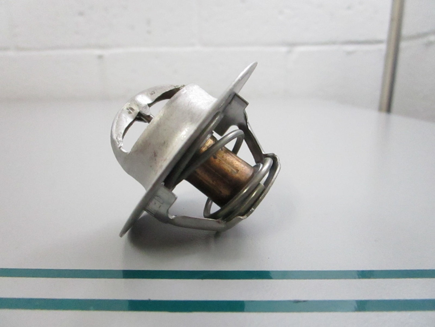 NEW OEM F2A700068 Mercury Quicksilver Thermostat 0810