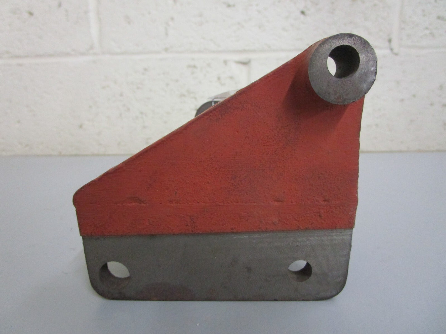 *NEW OEM* 0820 Volvo Penta Bracket 807265