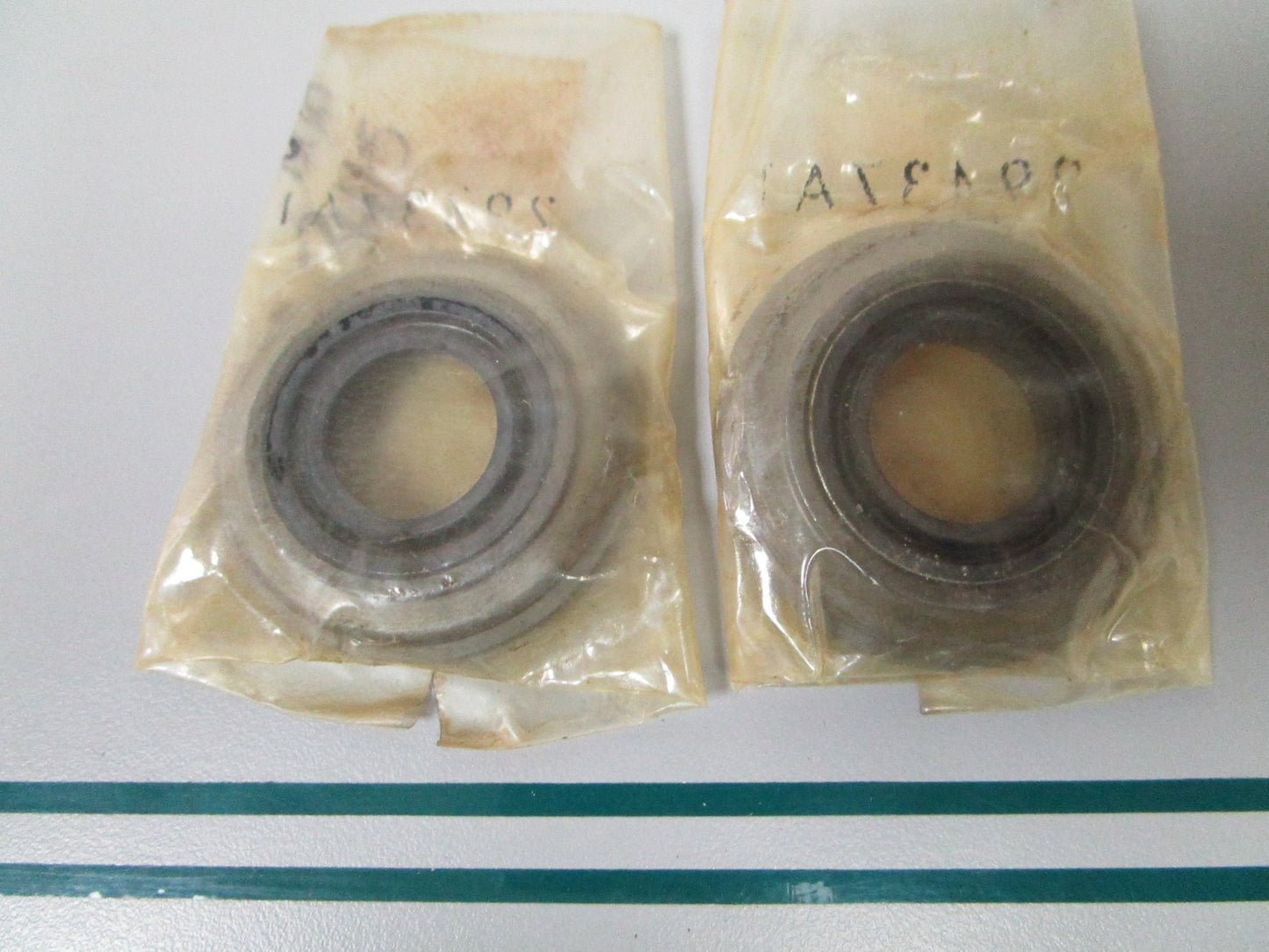 NEW OEM (LOT OF 2) 29437A1 Mercury Quicksilver Seal 0810