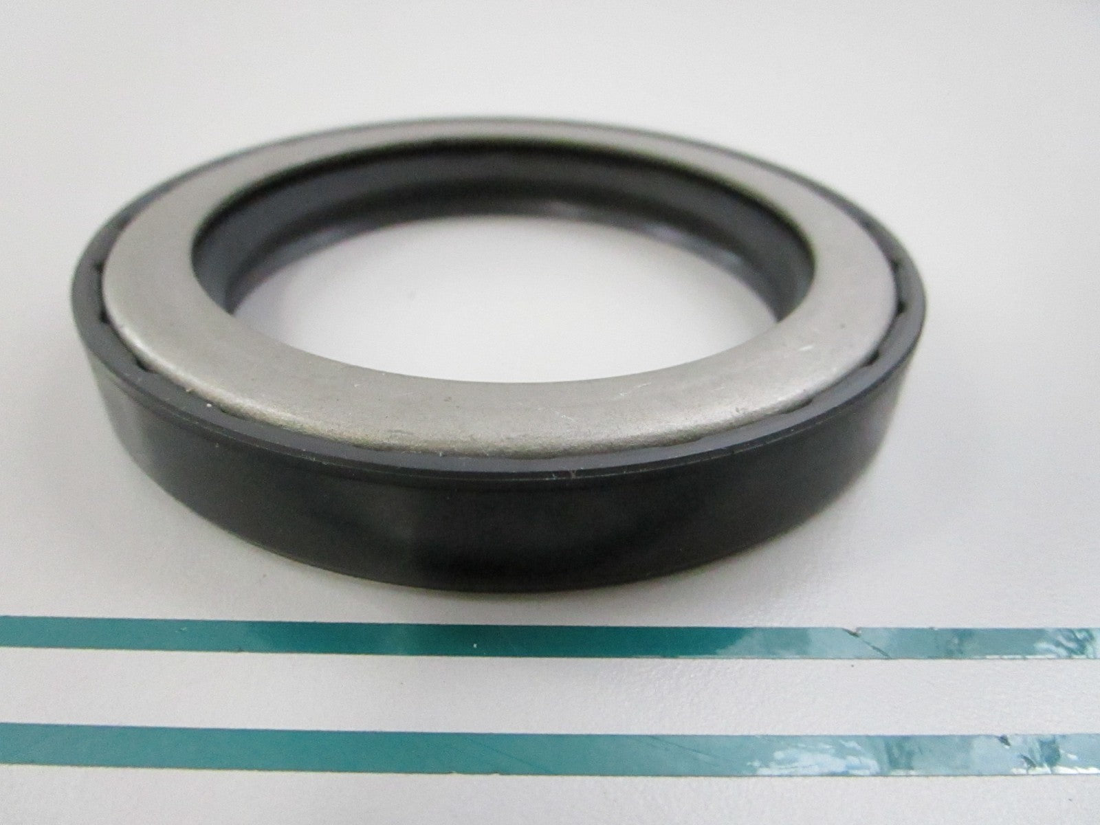 NEW LP100-H2048  For: LPM Total Source Oil Seal 0810