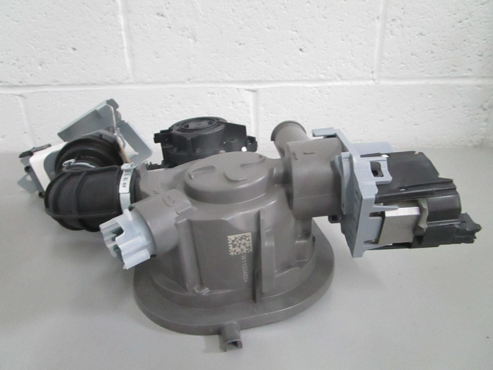 Whirlpool W11460945 NEW OEM Dishwasher Sump Motor Assy KitchenAid WDT750 0820