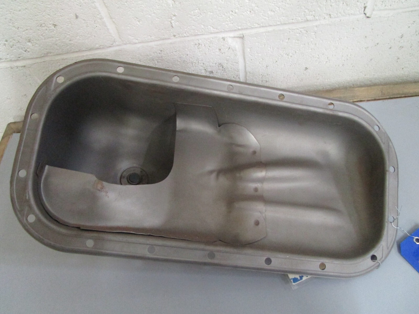 *NEW OEM* 0820 Volvo Penta AQ125A AQ120B Oil Sump 841367
