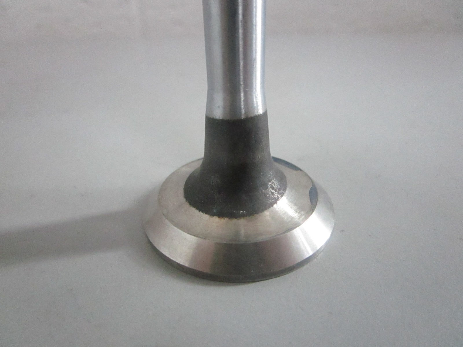 NEW OEM 835541 Volvo Penta Exhaust Valve 0820