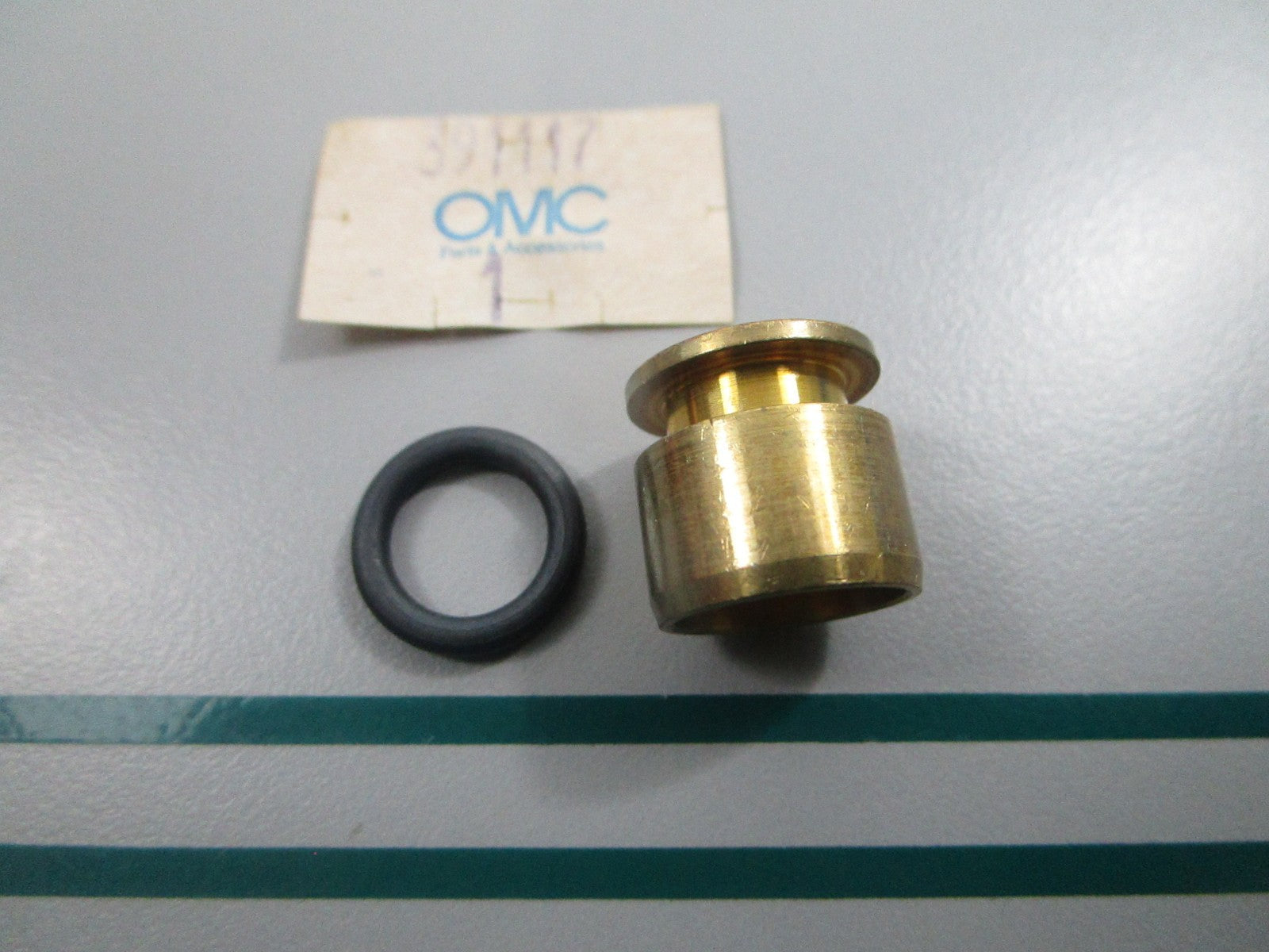 NEW OEM 391117 0391117 OMC Johnson Evinrude Bushing & O-Ring 0810