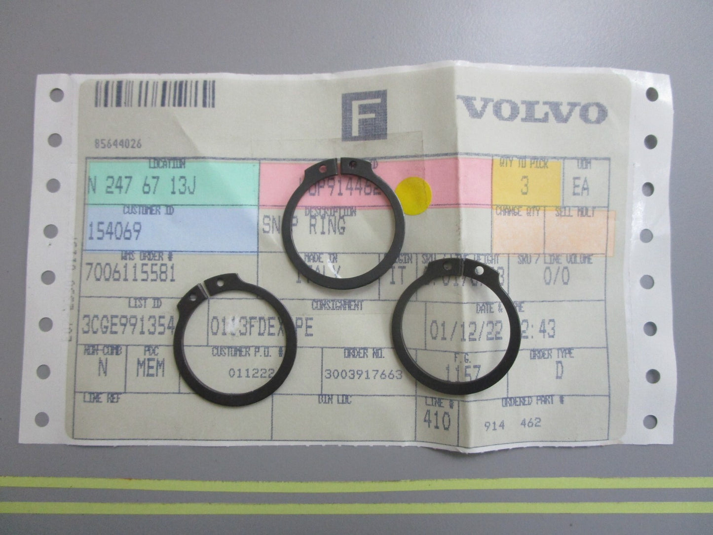 *NEW OEM* (LOT OF 3) 0810 Volvo Penta Snap Ring 914462
