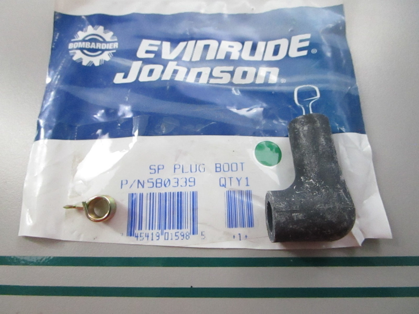 NEW OEM 580339 0580339 OMC Johnson Evinrude Plug Boot 0810