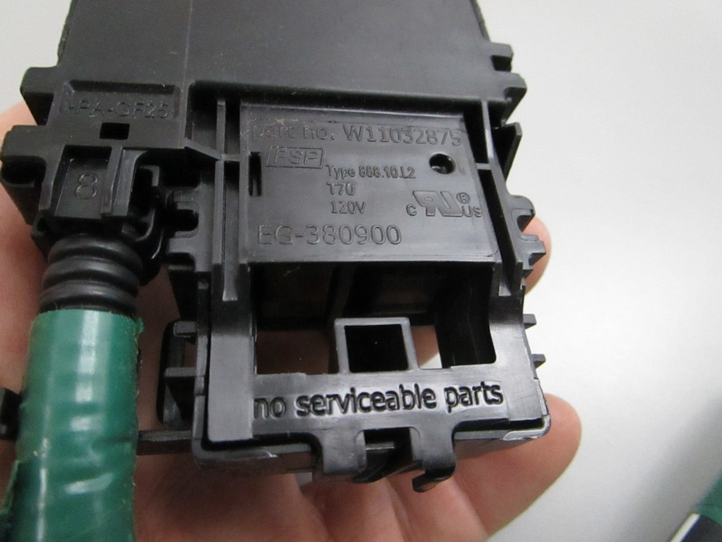 NEW OEM W11394572 Whirlpool Latch 0810