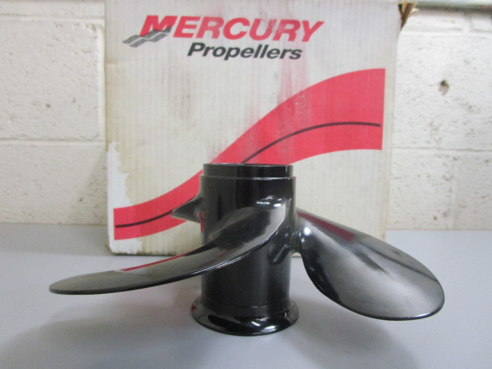 *NEW OEM* 0820 Mercury Black Max 9¾ × 5½ RH Propeller 48-828148A12