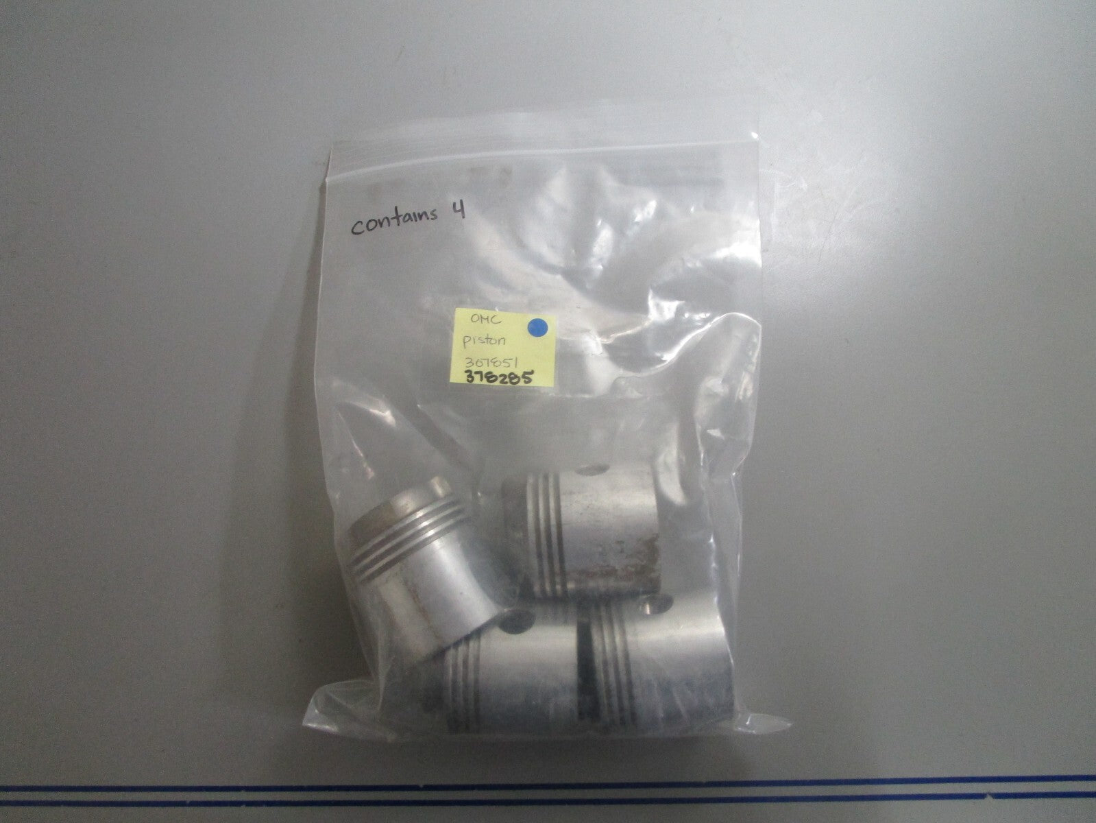 *NEW OEM* 0810 OMC Johnson Evinrude Piston 307851 378285 0307851 0378285