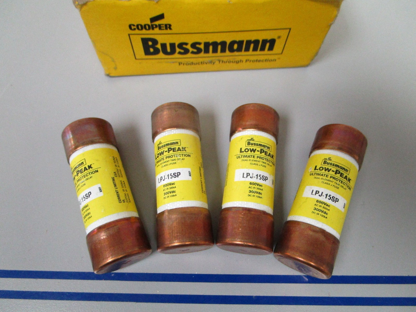 NEW OEM LPJ-15SP Bussman Low-Peak Dual Element Time Delay Fuse (LOT OF 4) 0720