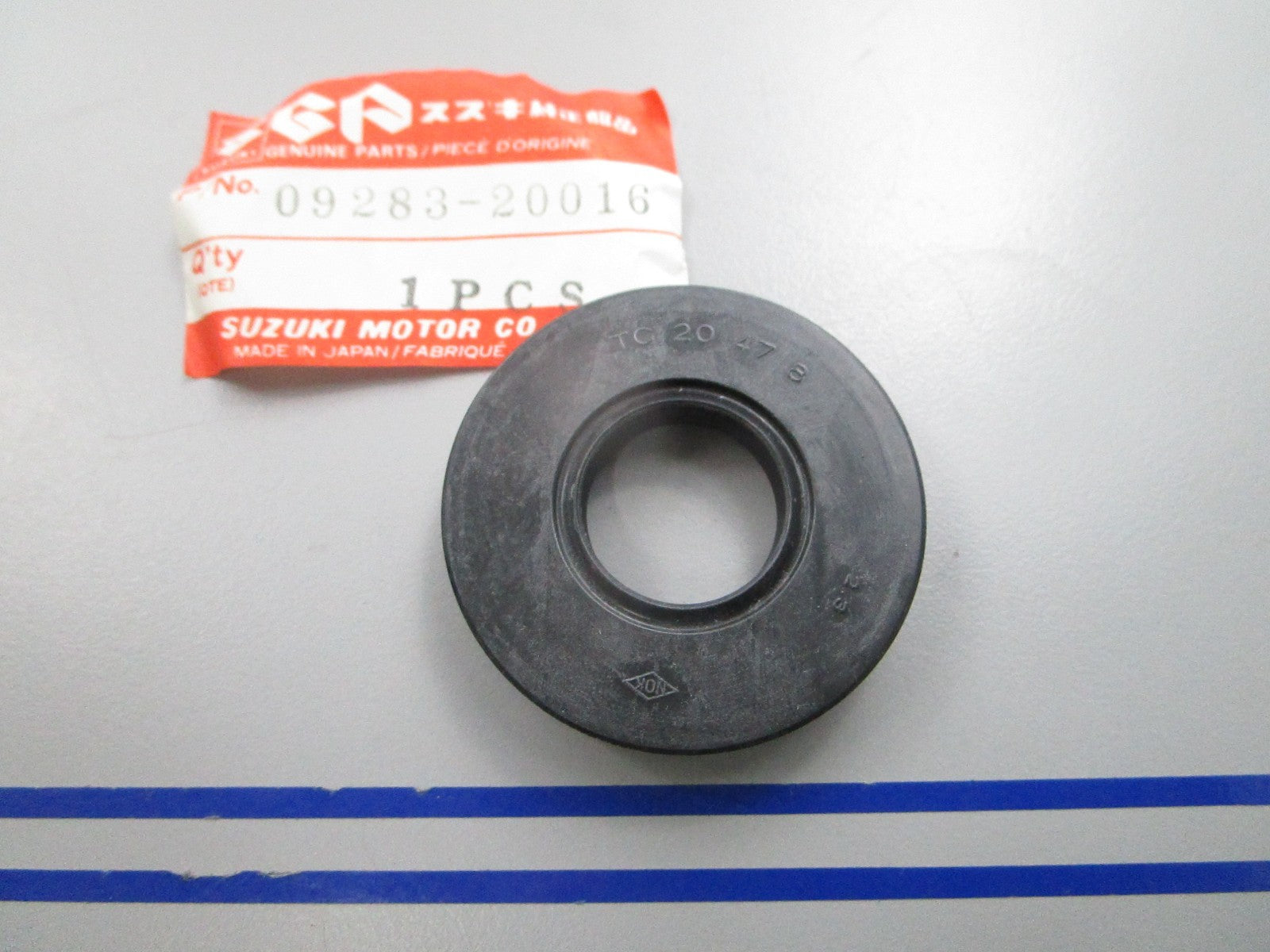 NEW OEM Suzuki 09283-20016 Oil Seal 0810
