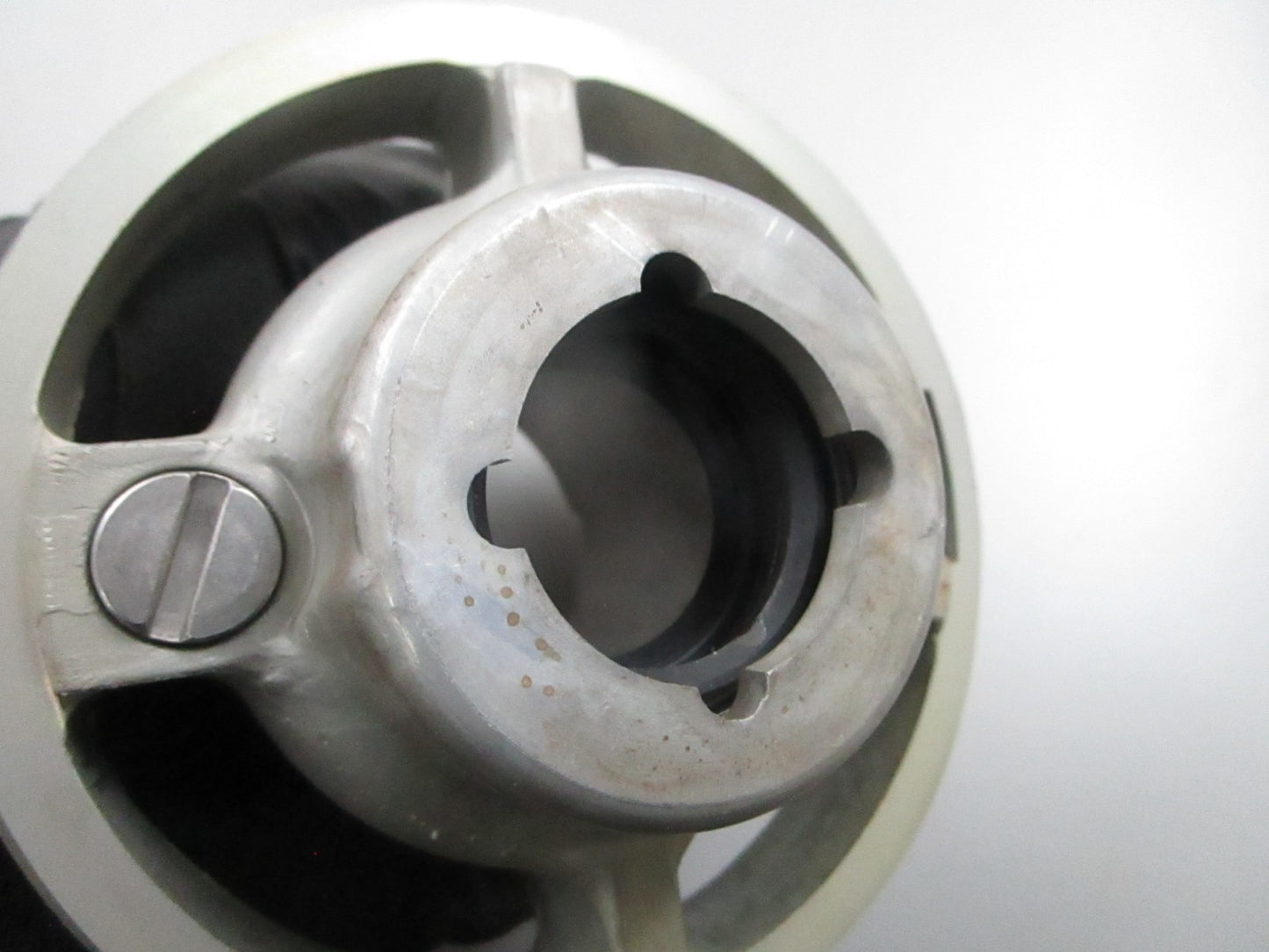 *NEW OEM* 0820 Mercury Quicksilver Bearing Carrier Assy 41641A6