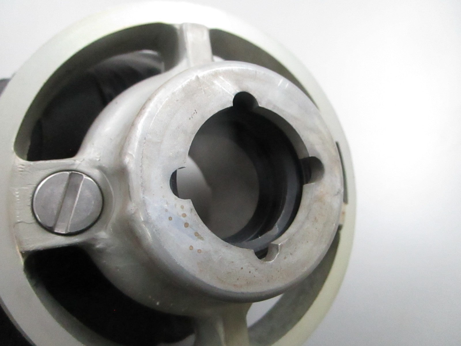 *NEW OEM* 0820 Mercury Quicksilver Bearing Carrier Assy 41641A6