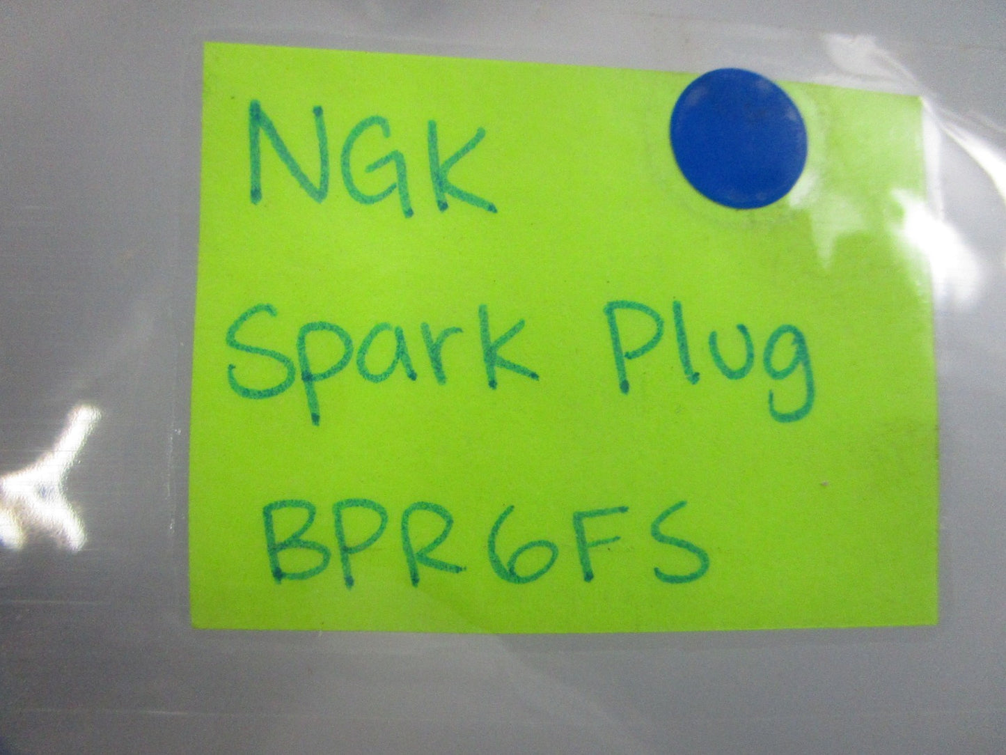 NEW (LOT OF 5) BPR6FS NGK Spark Plug 0810