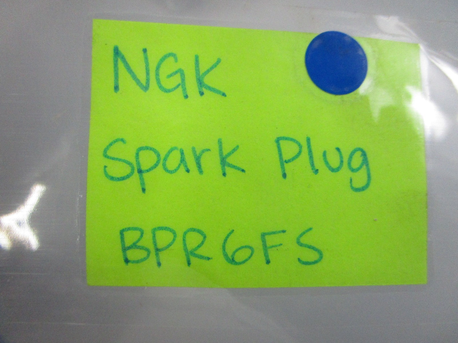 NEW (LOT OF 5) BPR6FS NGK Spark Plug 0810