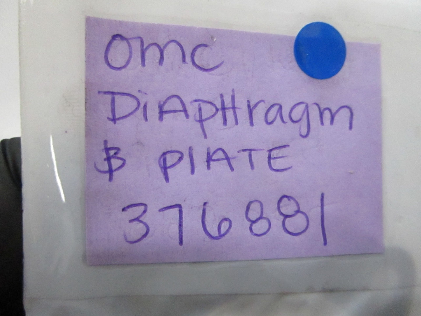 *NEW OEM* 0810 OMC Johnson Evinrude Diaphragm & Plate 376881 0376881