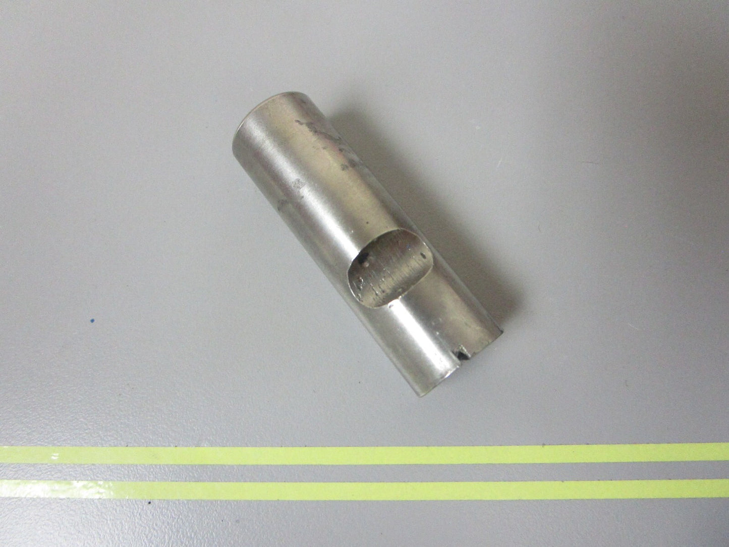 *NEW OEM* 0810 Volvo Penta Bearing Pin 832821