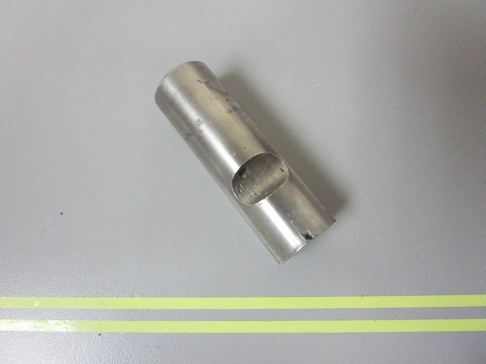 *NEW OEM* 0810 Volvo Penta Bearing Pin 832821