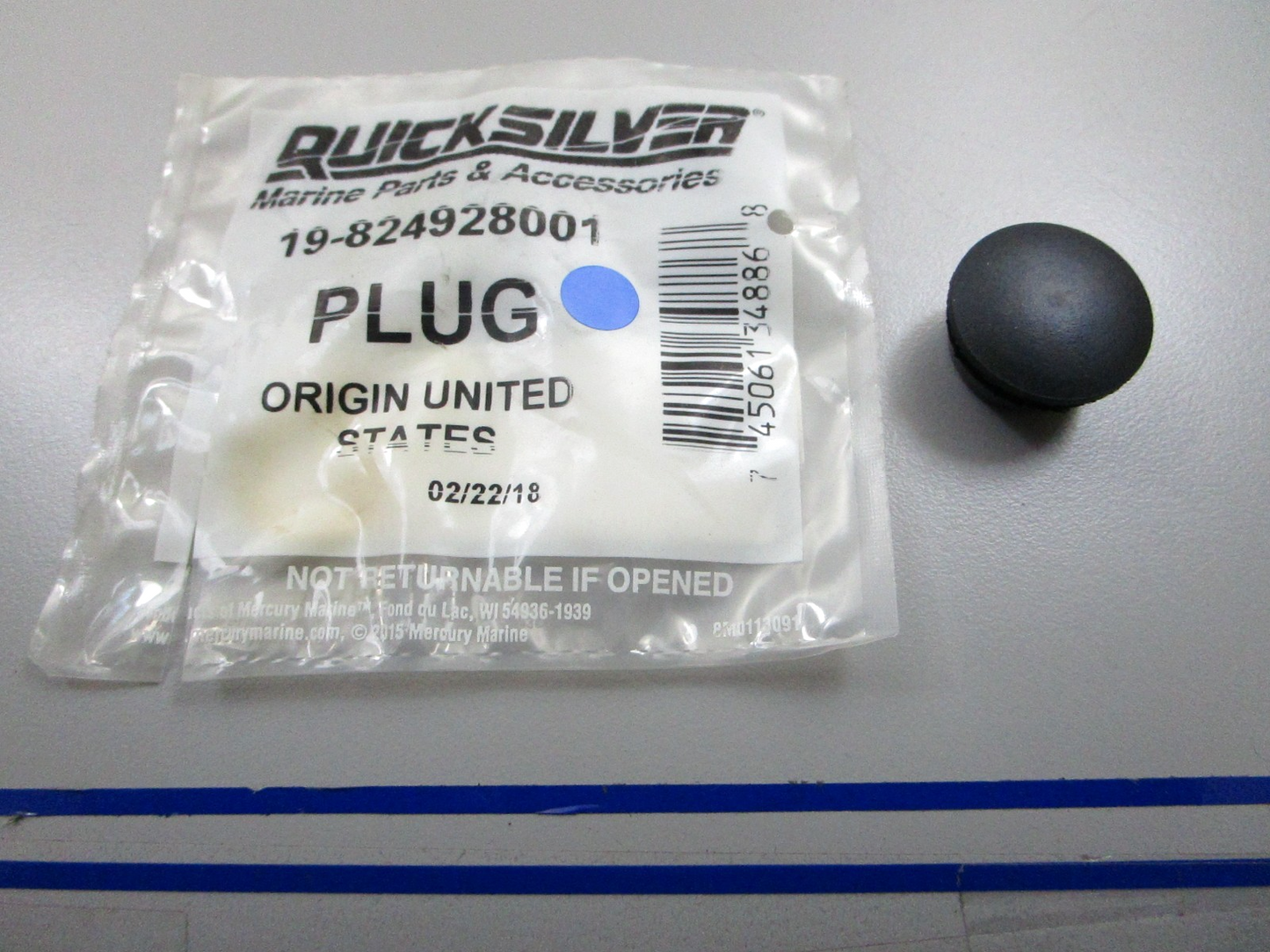 *NEW OEM* 0810 Mercury Quicksilver Plug 19-824928001