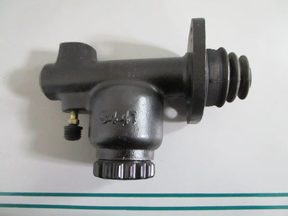 NEW OEM 0002951506 Mercedes-Benz Clutch Master Cylinder 0820
