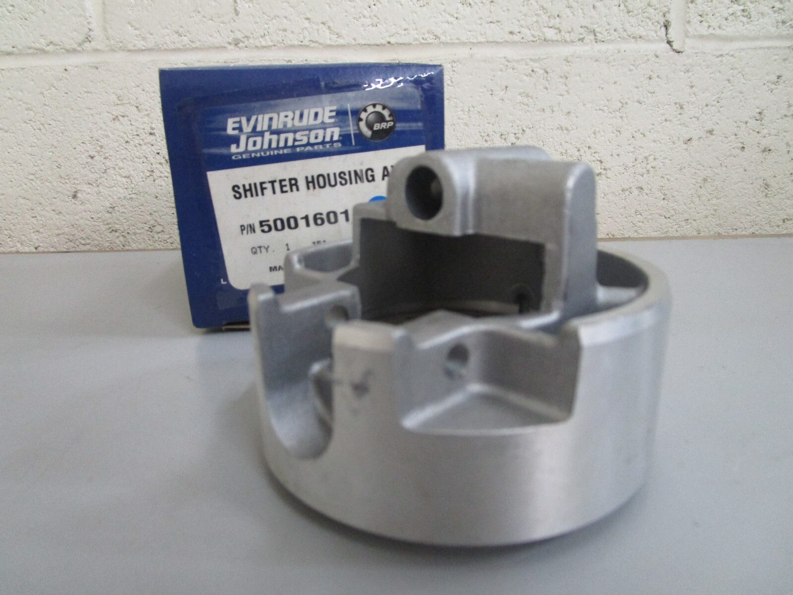 *NEW OEM* 0820 OMC Johnson Evinrude Shifter Housing Ay 5001601