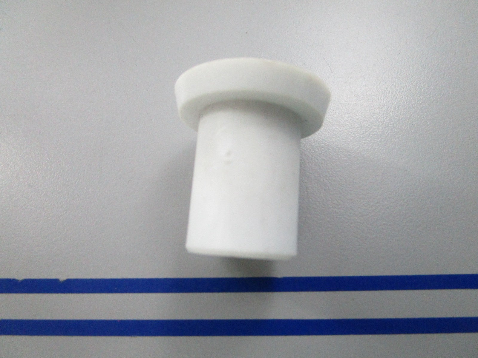 NEW OEM 853531 Volvo Penta Plug 0810