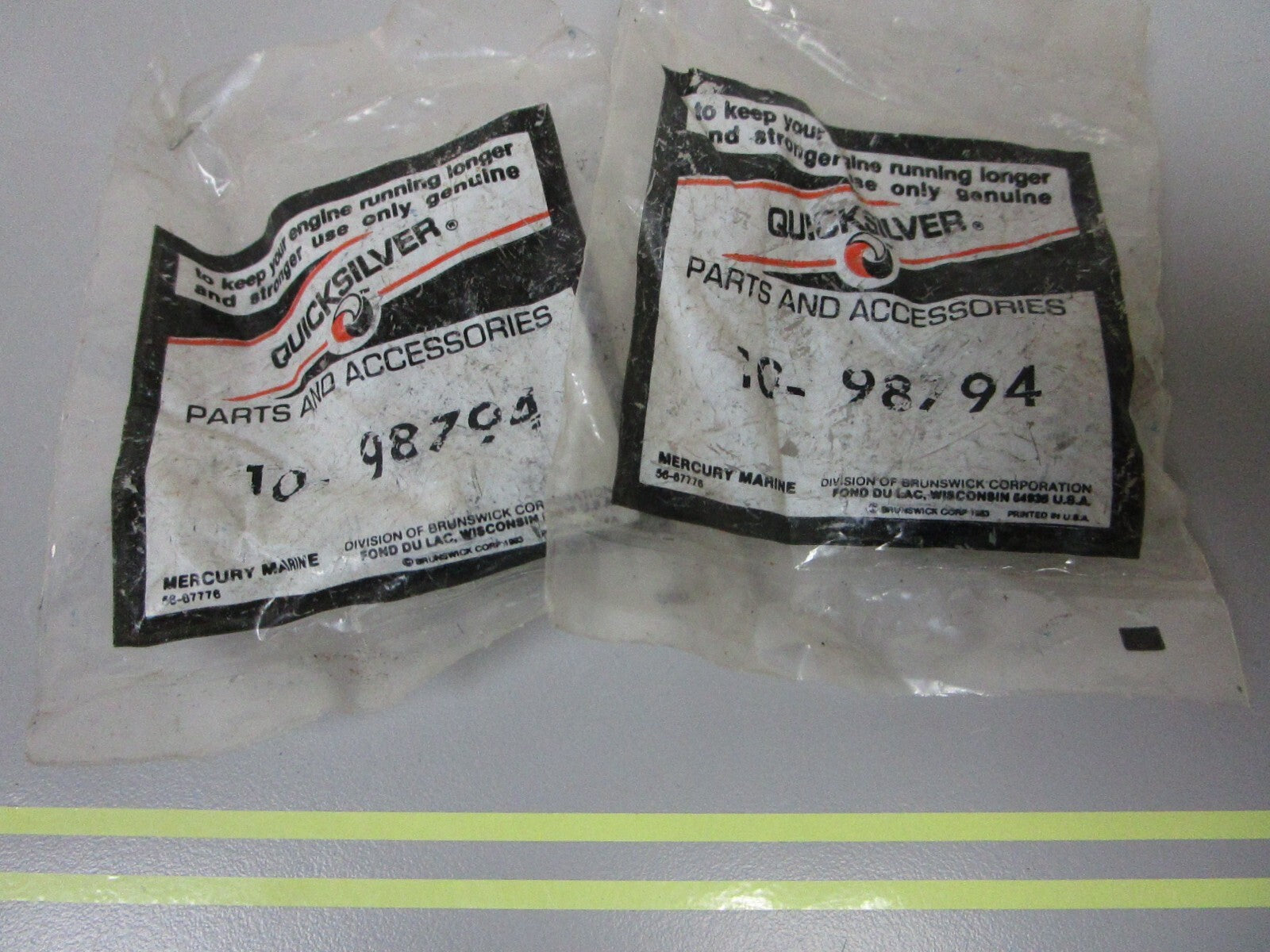 *NEW OEM* (LOT OF 2) 0810 Mercury Quicksilver Screw 10-98794