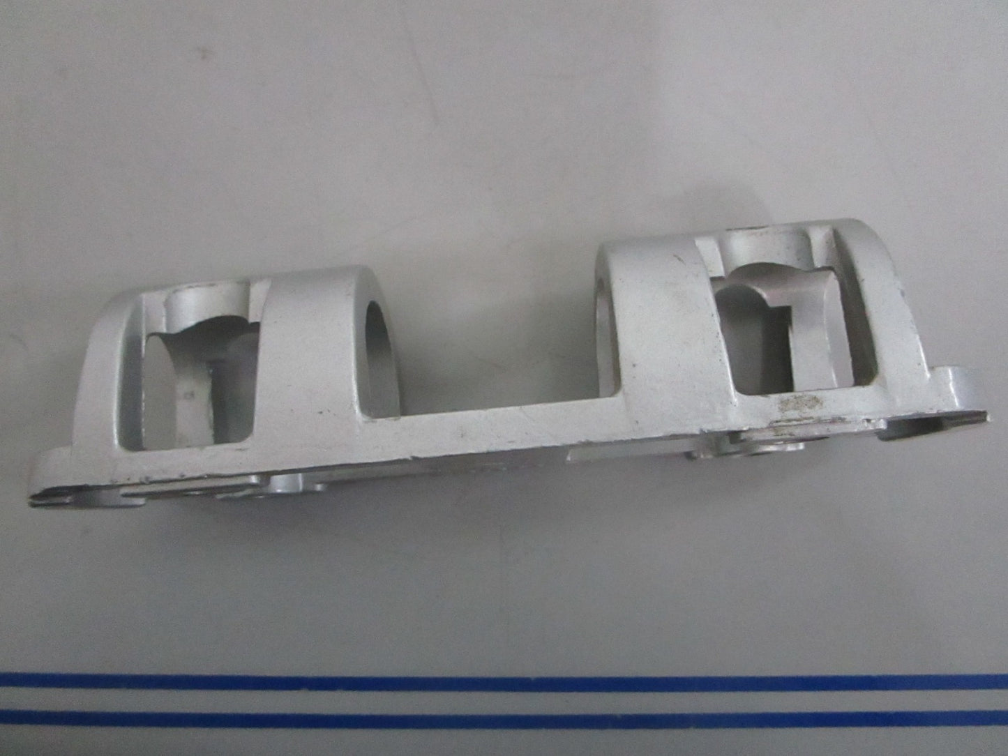 NEW OEM 126296 0126296 OMC Johnson Evinrude Steering Tube Bracket 0820