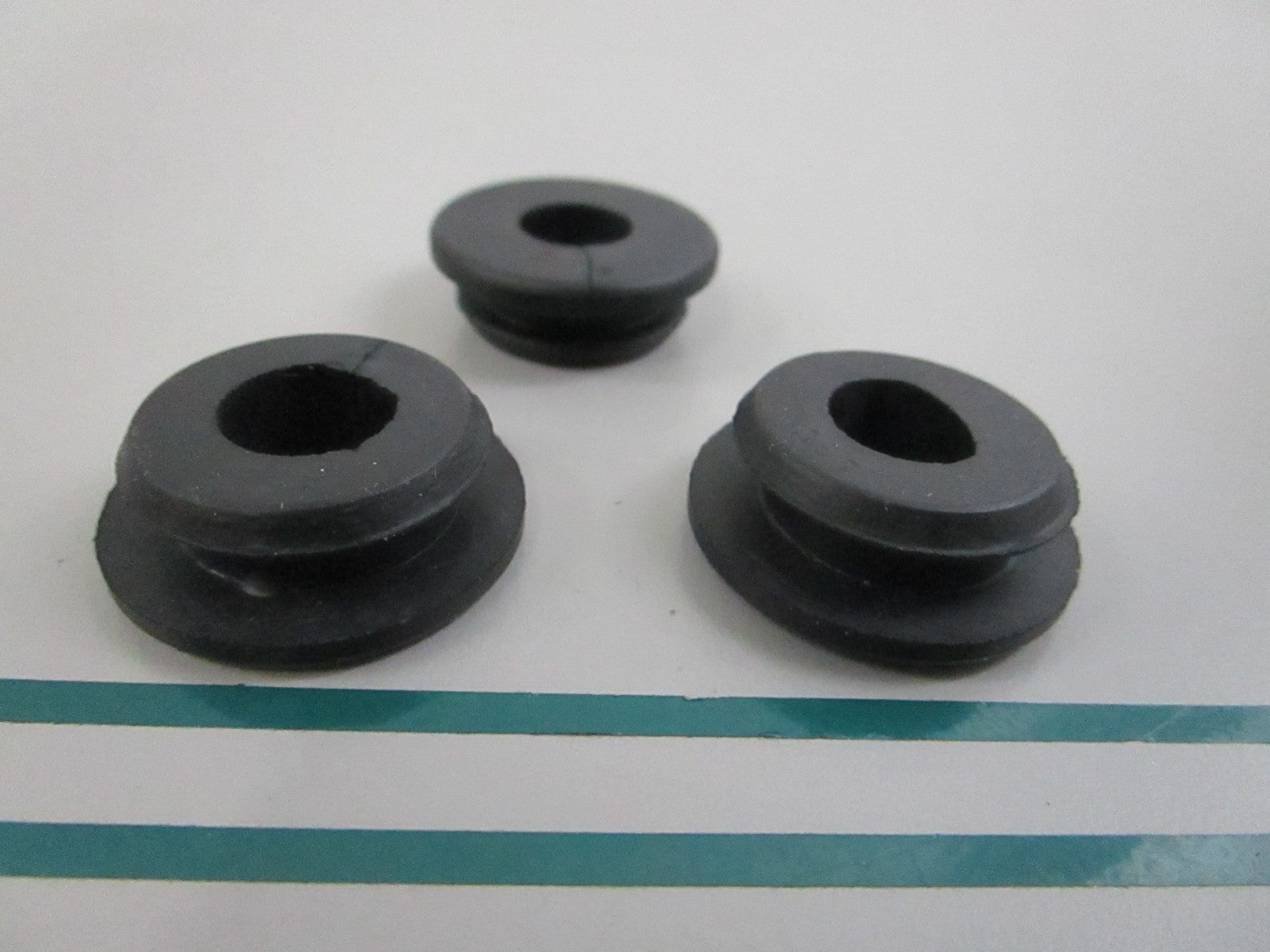 NEW OEM (LOT OF 3) 11507 Harley Davidson Grommet 0810
