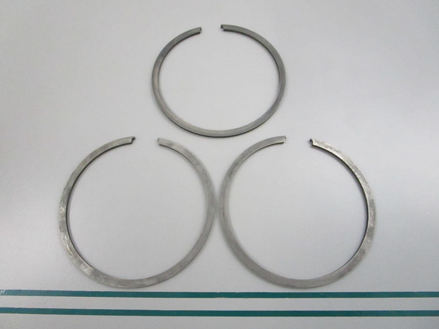NEW OEM 382827 0382827 OMC Johnson Evinrude 2 Piston Ring Set 0810