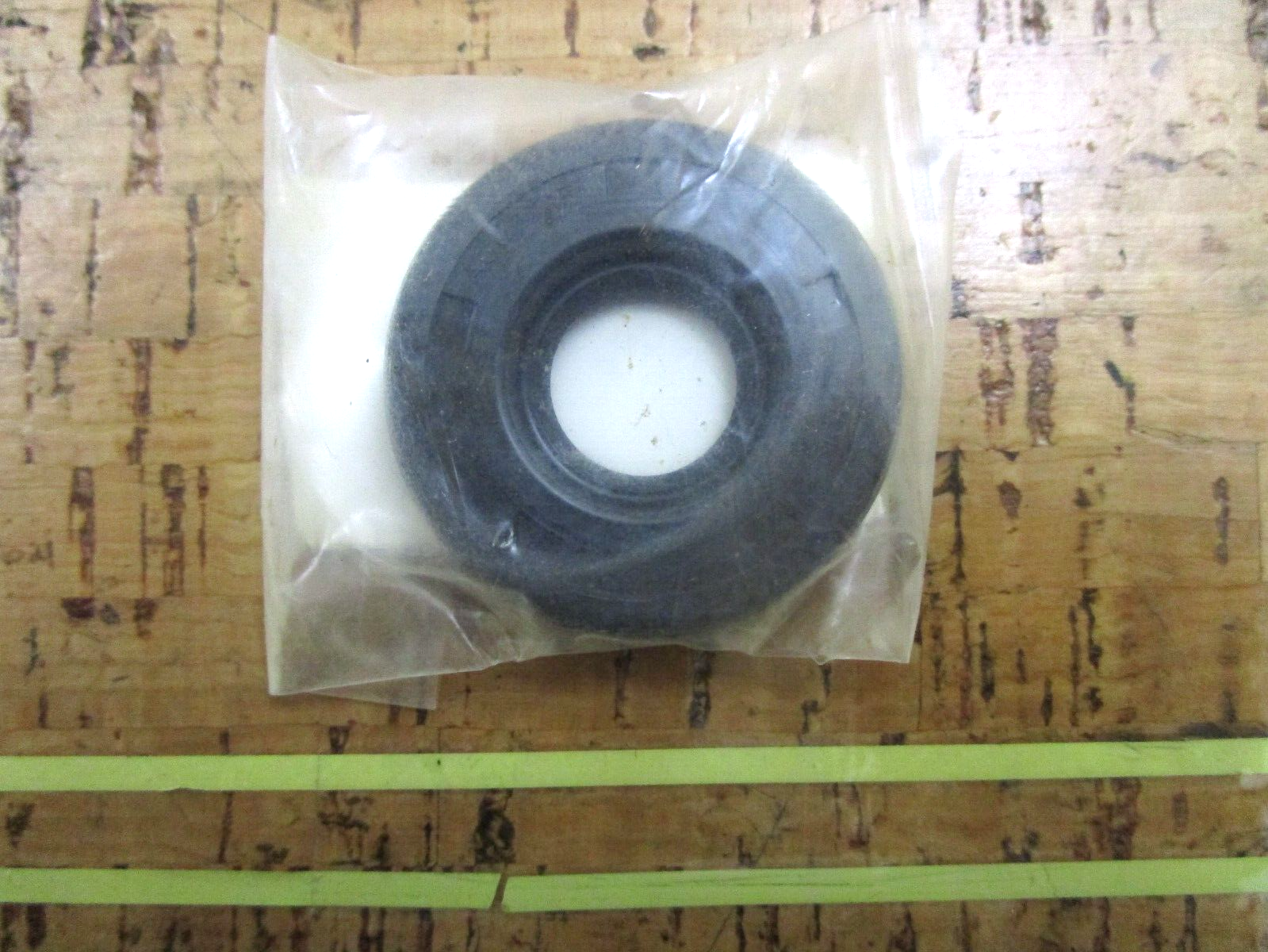 *NEW OEM* 0750 Tohatsu OIL SEAL  3F0-00122-0  3F0001220