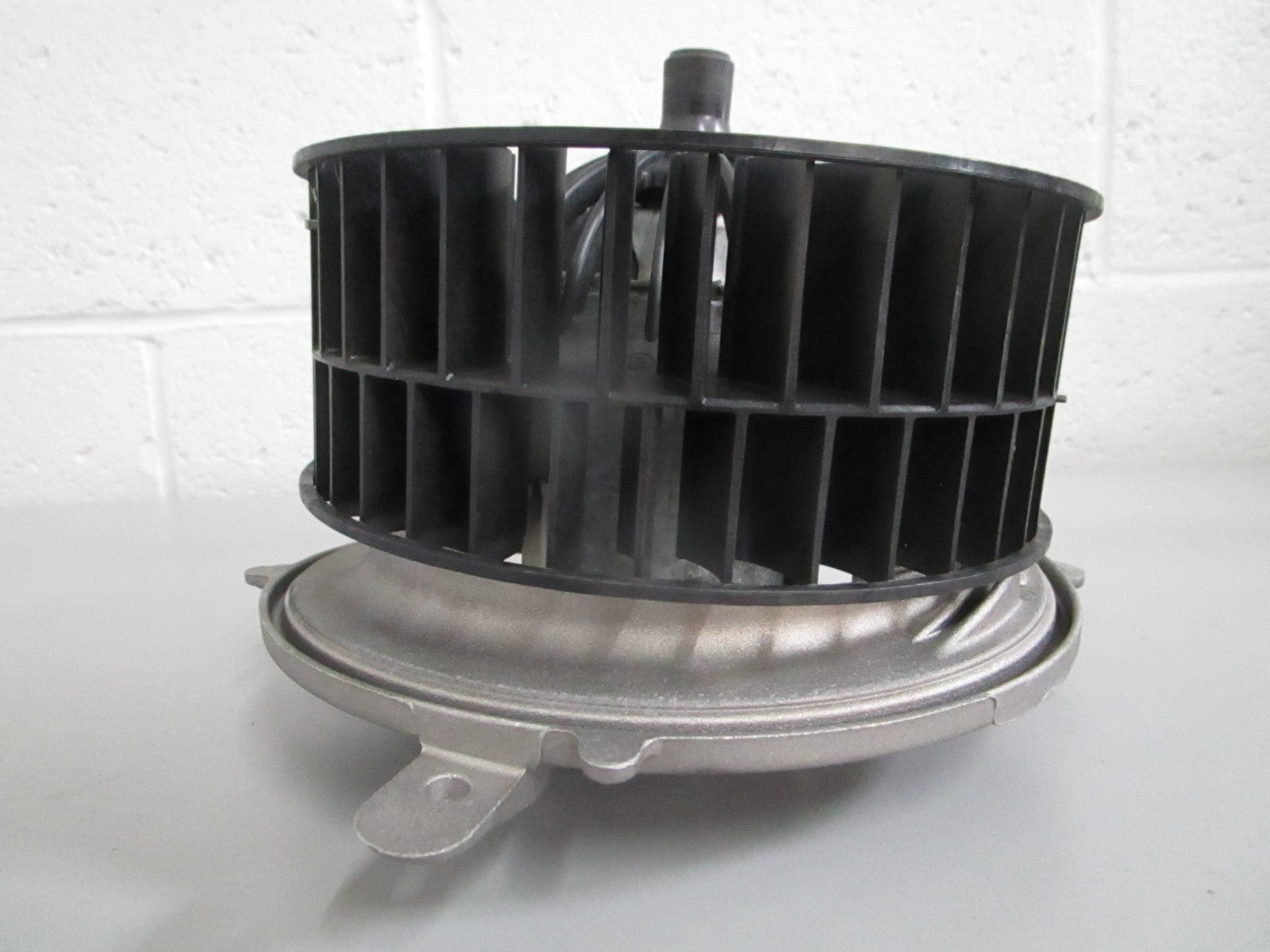 NEW OEM 2108206842 Mercedes-Benz Behr Blower Motor 0820