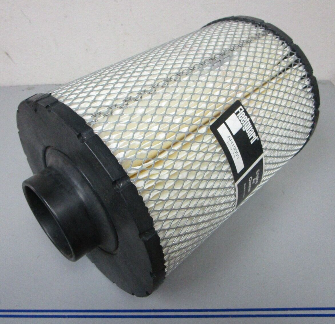 *NEW OEM* 0720 Fleetguard Air Filter AH19003 3924893