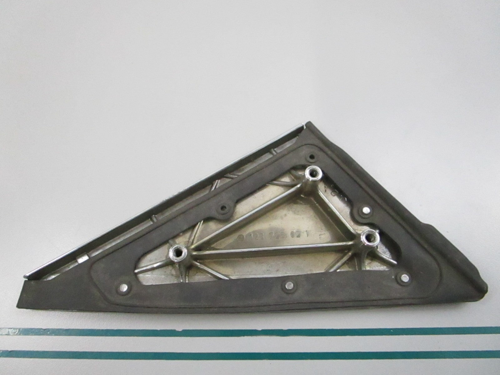 NEW OEM 1237250211 Mercedes-Benz Cover Plate w/ Seal 0810