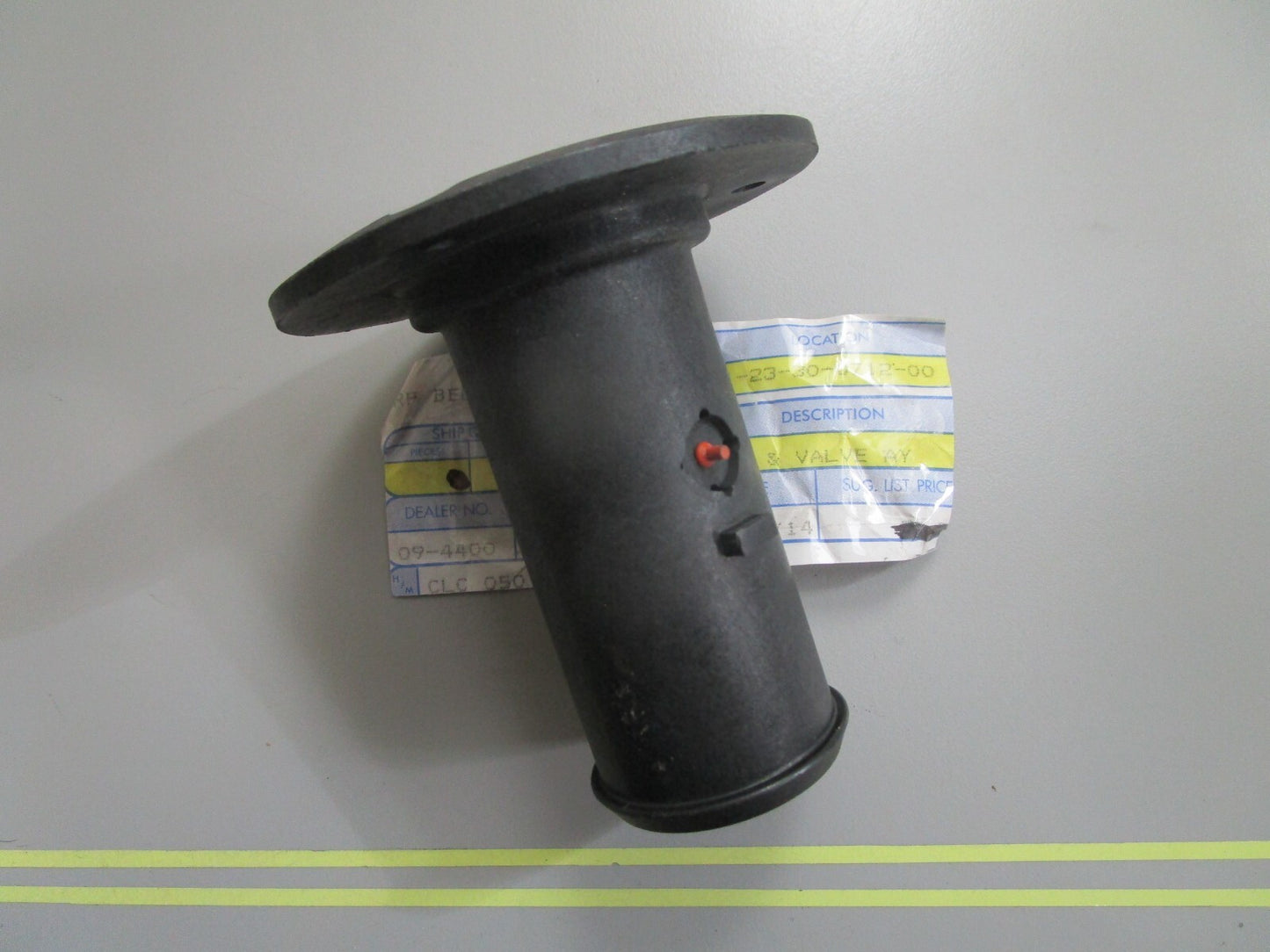 *NEW OEM* 0820 OMC Johnson Evinrude Neck & Valve Ay 176457 0176457