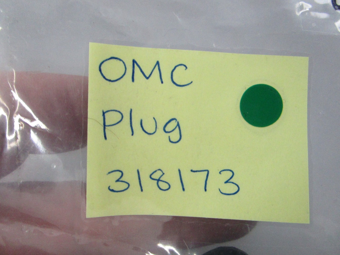 NEW OEM (LOT OF 2) 318173 0318173 OMC Johnson Evinrude Plug 0810