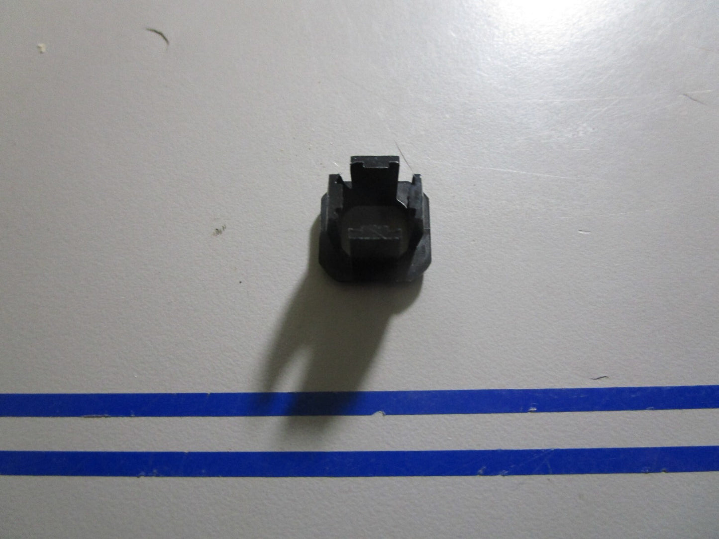 *NEW OEM* 0810 OMC Johnson Evinrude Grommet 320731 0320731